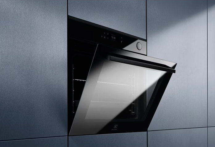 Духовой шкаф Electrolux EOC8P39H черный Духовой шкаф Electrolux EOC8P39H черный